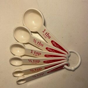 Betty Crocker Vintage Measuring Six Spoon Set Rare White Vintage Retro Americana